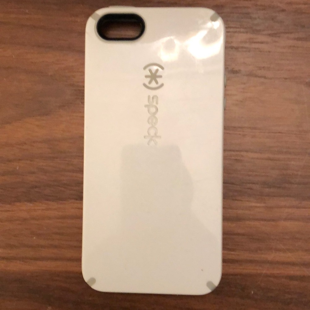 Iphone 5 vase white and gray .